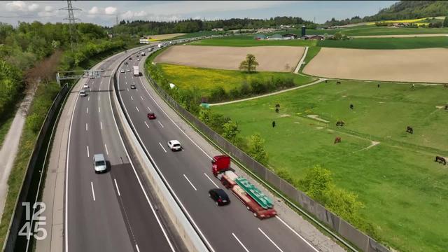 Le premier sondage sur les votations du 24 novembre indique un résultat plutôt serré sur l'élargissement des autoroutes