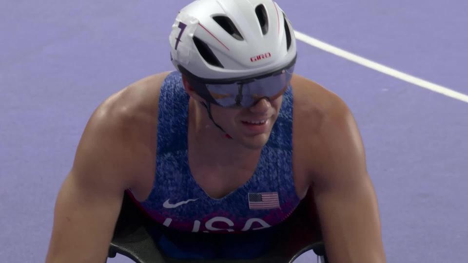 Paralympiques, athlétisme, 5000m messieurs, finale: Marcel Hug (SUI) remporte l'argent derrière l'Américain Romanchuk