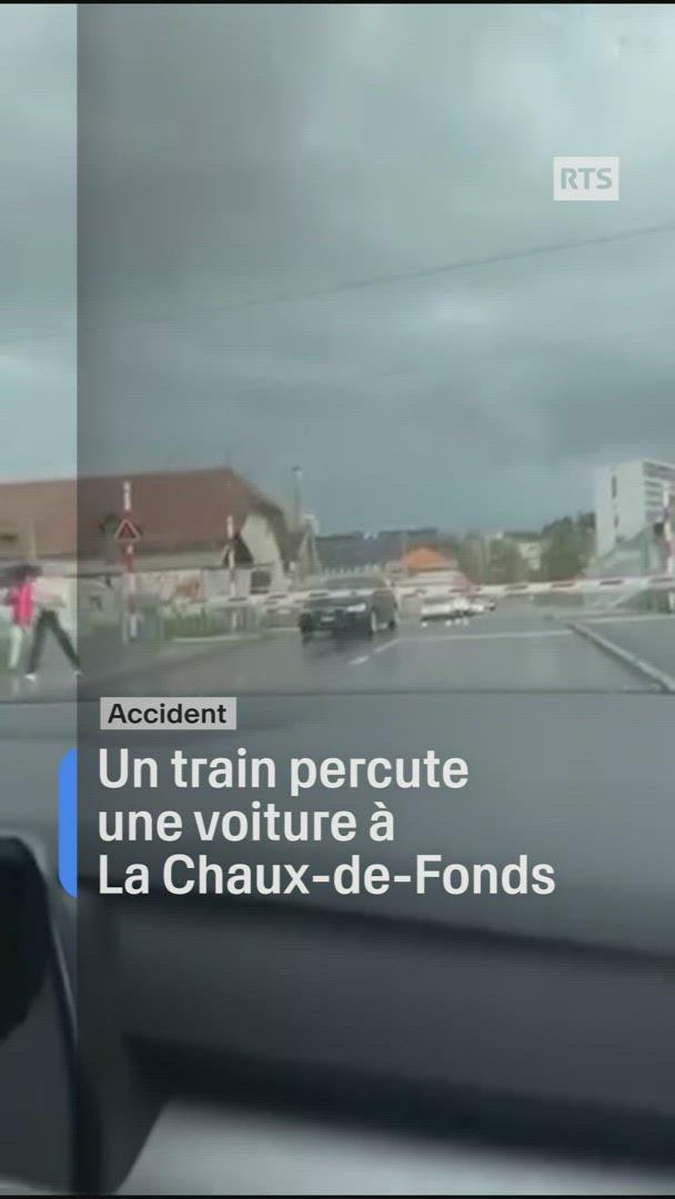 Un train percute une voiture à La Chaux-de-Fonds