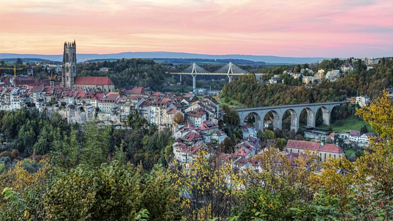 La ville de Fribourg. [Depositphotos - Elenarts]