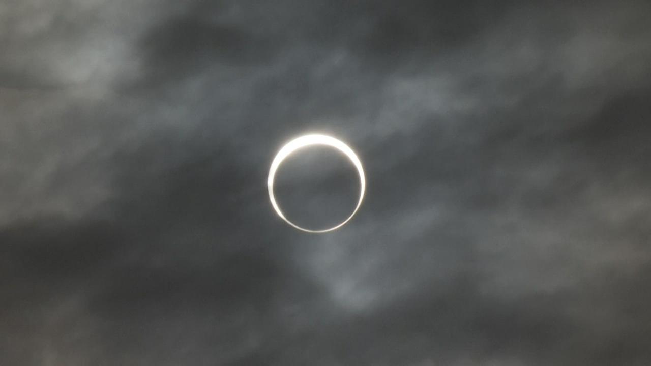 Une rare éclipse avec "anneau de feu" vue depuis l'Argentine