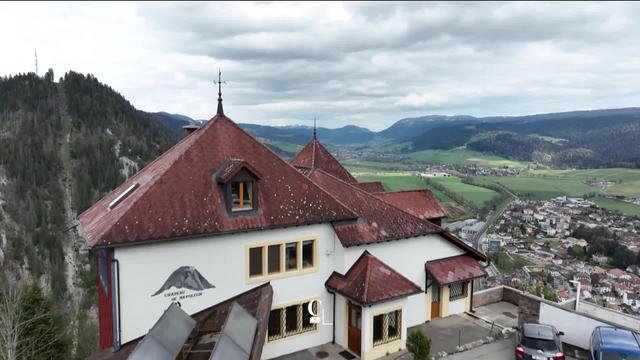 À la découverte du Chapeau de Napoléon et de son restaurant transformé en atelier de haute horlogerie