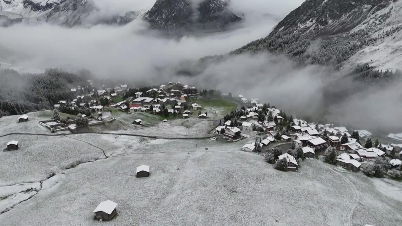 En Suisse, la neige et le froid font leur retour en montagne