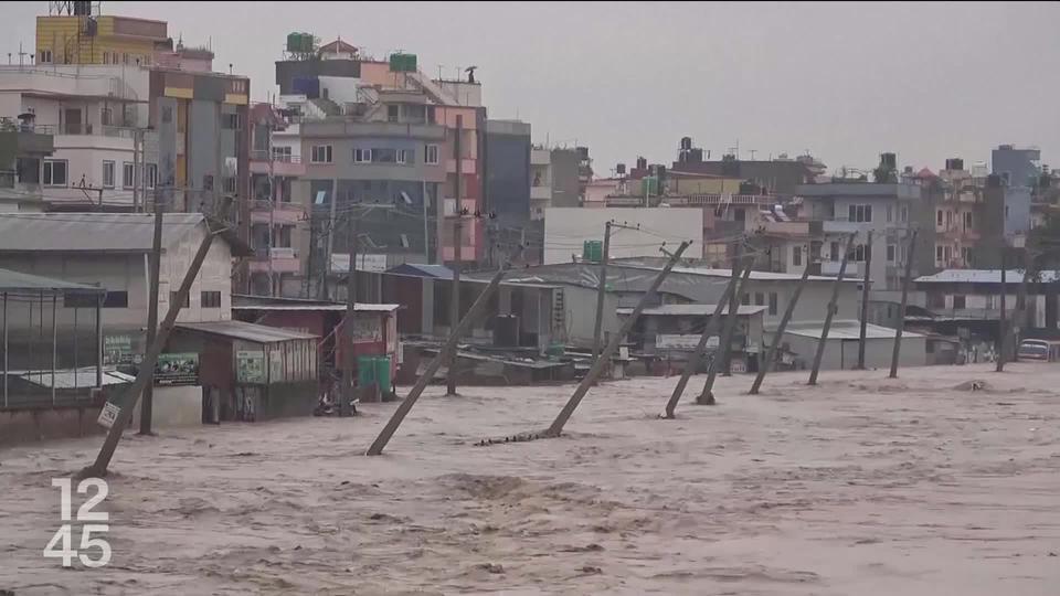 Des inondations et des glissements de terrains ont fait plus d'une centaine de victimes au Népal