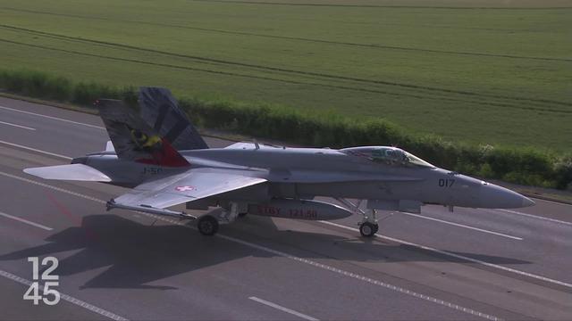 Les F-A-18 de l'armée ont commencé leurs opérations sur l'autoroute A1 à Payerne