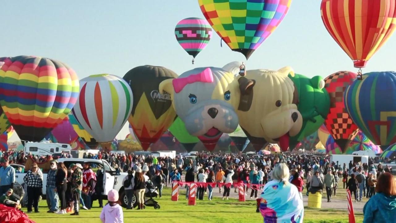 En voir de toutes les couleurs au "Balloon Fiesta", un rassemblement géant de montgolfières