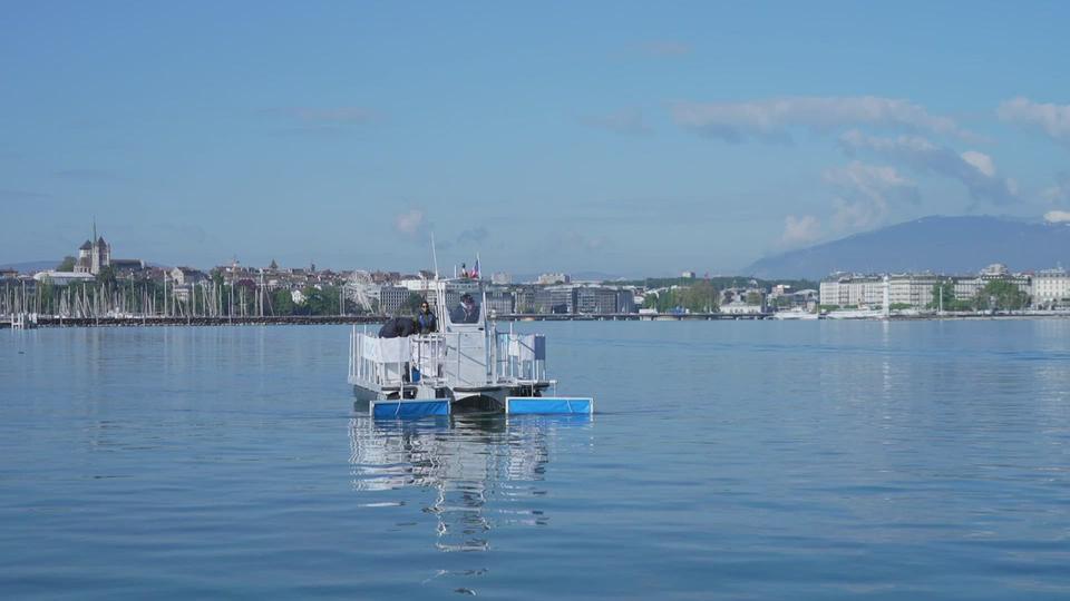 SeaCleaners présente son nouveau bateau de dépollution à Genève