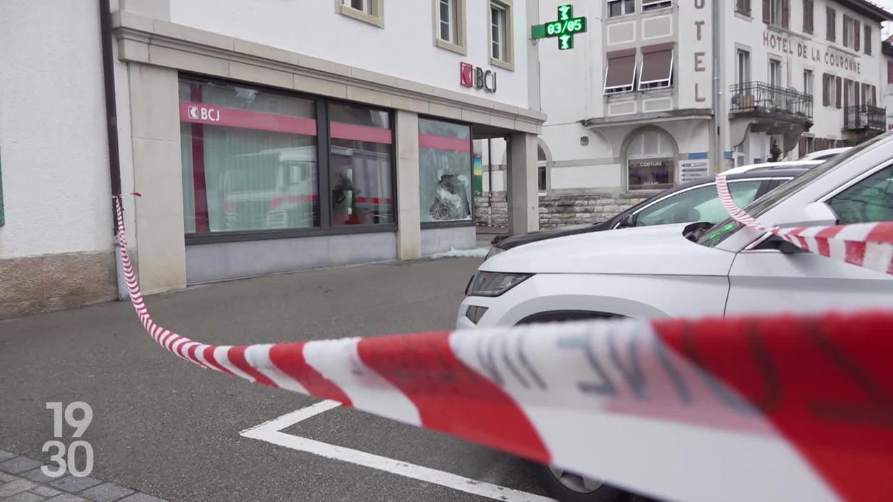 Les attaques de bancomat à l’explosif s’enchaînent dans l'Arc jurassien. Les banques tentent de limiter les dégâts