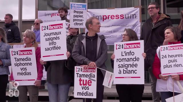 Une centaine de collaborateurs de Tamedia se sont réunis à Lausanne et Genève pour protester contre les licenciements annoncés