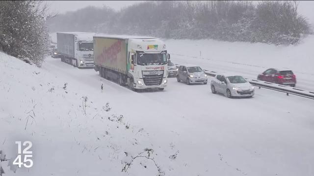 La neige a engendré de nombreuses perturbations sur les routes et sur le rail