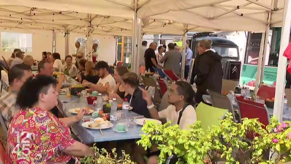 La conseillère fédérale Elisabeth Baume-Schneider s’est rendue à Saint-Pierre-de-Clages en Valais pour participer au brunch du 1er Août