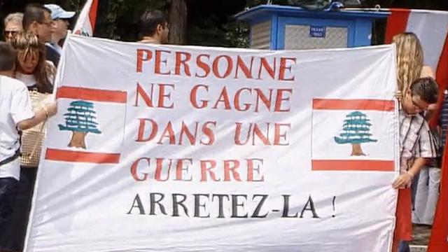 En 2006, la communauté libanaise de Suisse romande s'organise pour apporter son soutien aux Libanais victimes de la guerre. [RTS]