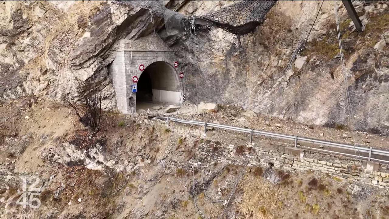 Un éboulement bloque depuis cette nuit la route principale d'accès au Val d’Anniviers