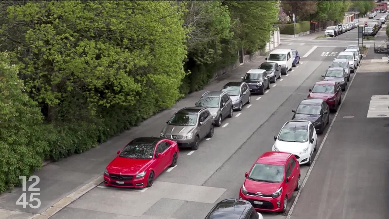 La Chaux-de-Fonds vote le 9 juin sur une nouvelle politique de stationnement. L'exécutif veut lutter contre le trafic routier