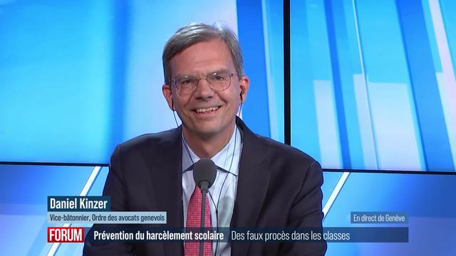 Des procès fictifs pour sensibiliser sur le harcèlement à l’école à Genève: interview de Daniel Kinzer (vidéo)