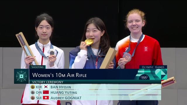 Carabine à air comprimé (10m), finale: la remise des médailles pour Audrey Gogniat (SUI)