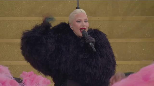 Lady Gaga a interprété "Mon truc en plumes" lors de la cérémonie d'ouverture des JO de Paris