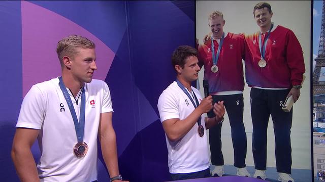 Roman Röösli et Andrin Gulich, médaillés de bronze en aviron, sur le plateau RTS à Paris