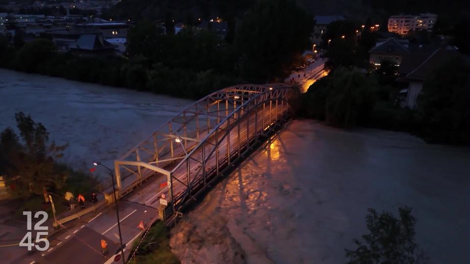 Les crues dans le canton du Valais ont contraint les autorités à évacuer une trentaine d'habitants de la commune de Chippis