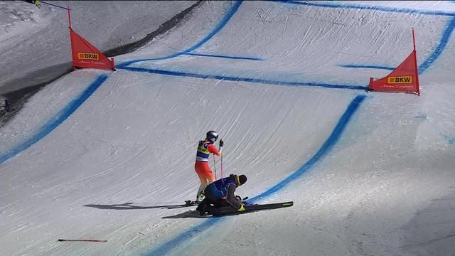 Skicross, Coupe du monde, Arosa (SUI): les Suissesses Saskja Lack et Fanny Smith se percutent violemment en demi-finale