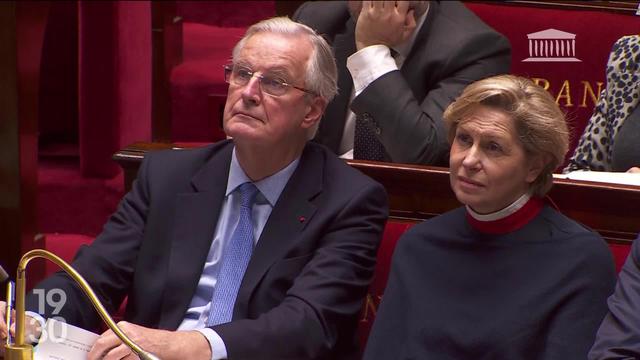 En France, Michel Barnier a remis la démission de son gouvernement. Le président Macron doit s’exprimer ce soir à la télévision