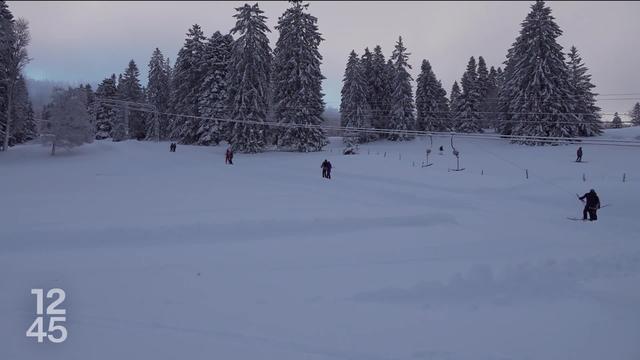 La majorité des stations de l'Arc jurassien ont pu ouvrir leur domaine skiable aujourd'hui grâce à d'abondantes chutes de neige