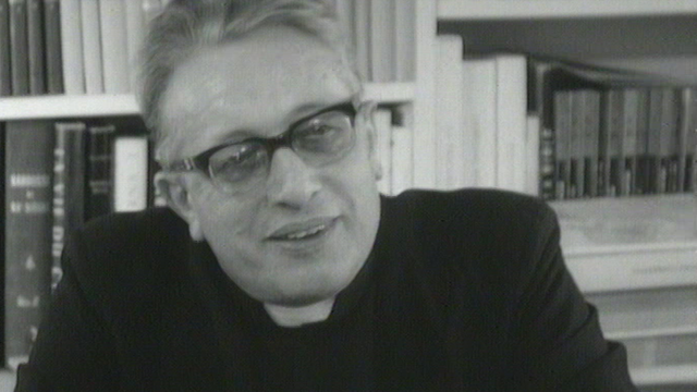 Monseigneur Jacques Haas, fondateur du Centre catholique de radio et télévision. [RTS]