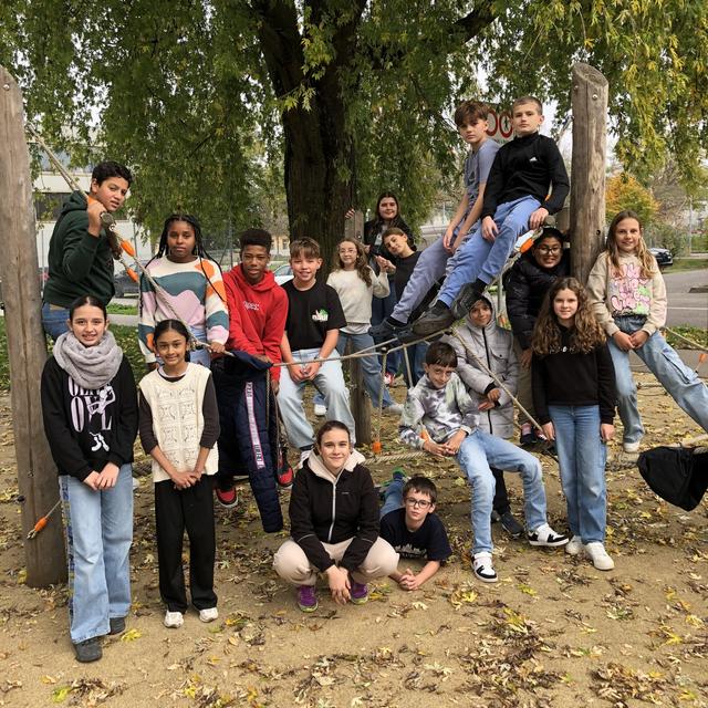 Elèves du collège des Rammes, Payerne [RTS]