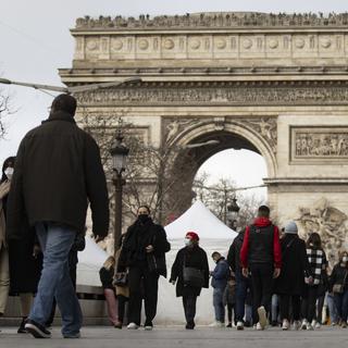 Les Champs-Elysées de Paris en décembre 2021. [KEYSTONE - Ian Langsdon]
