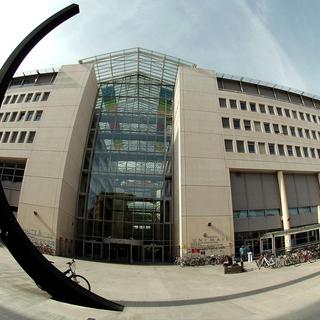 L'entrée du bâtiment UniMail de l'Université de Genève.