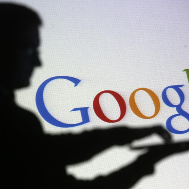 Google insère des avertissements de sécurité lorsqu'il détecte des sites piratés.
