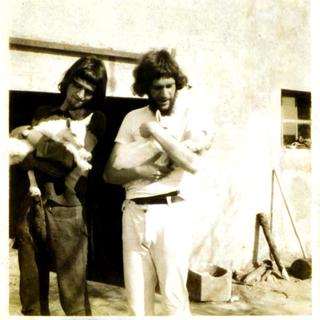 Pierre-André Pouly et Pierre-François Veillon à Biolet-Orjulaz dans les années 70.