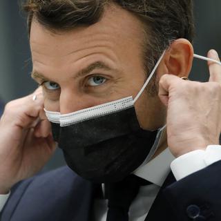Emmanuel Macron le 12 janvier 2021 à Vernon lors d'une visite au groupe Ariane.
