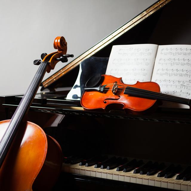 Instruments musique (violon, violoncelle, piano).