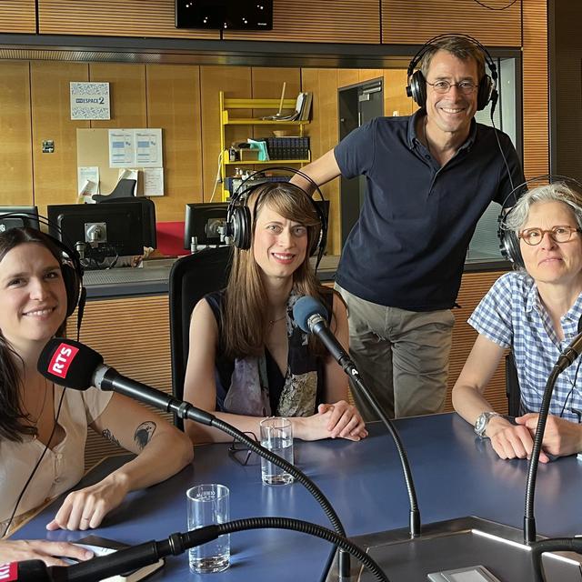 Autour de la table : Céline Ramirez, Mariel Mazzocco, Matthias Wirz et Janique Perrin (crédit photo RTSreligion) - Coupé